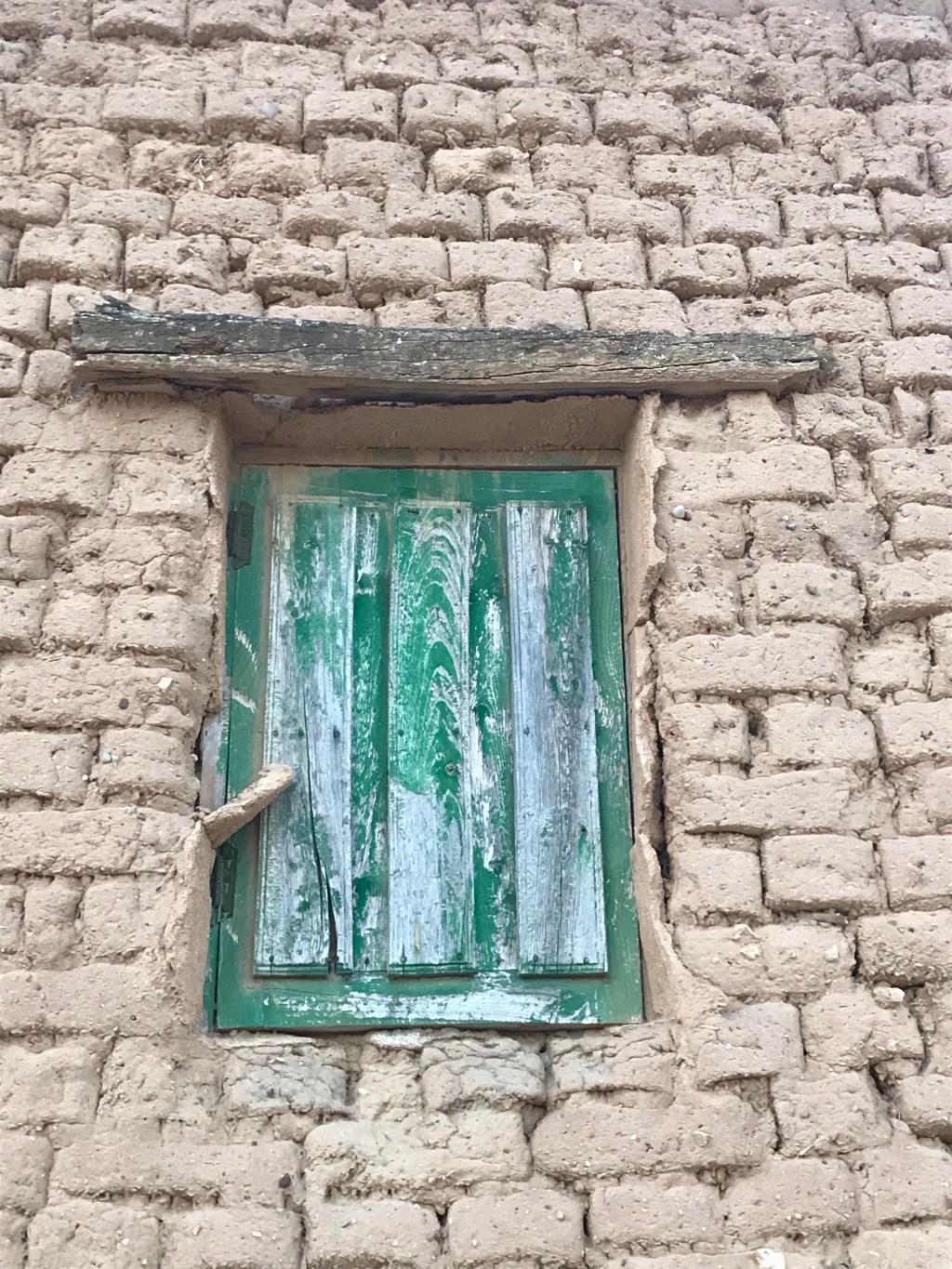 Olmedillo de Roa. Caserío de Adobe e Iglesia. Burgos. Castilla y León.&nbsp;10.10.2020