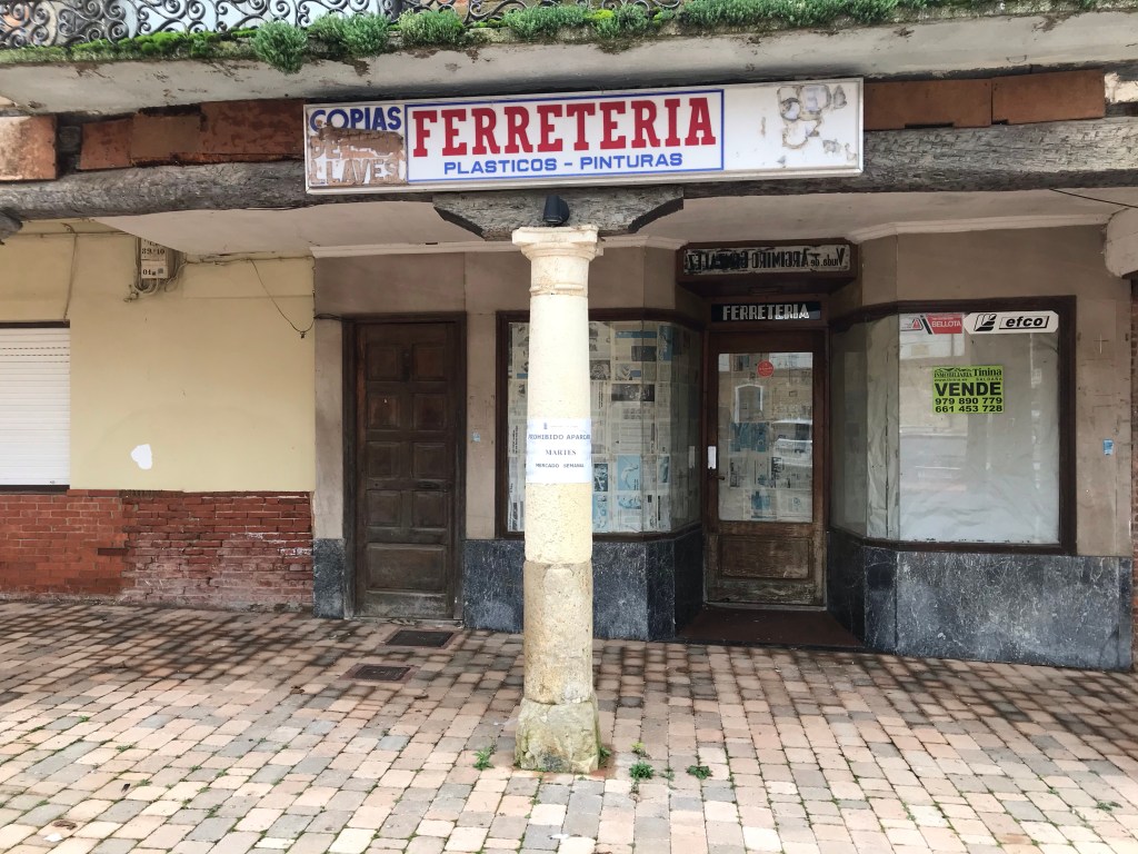 Plaza Mayor y detalles en Saldaña, Palencia. Castilla y León&nbsp;31.10.2020