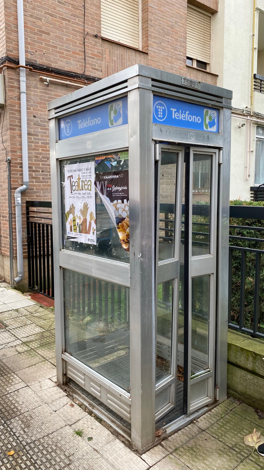 Cabina de Teléfono en Santo Domingo de la Calzada. La Rioja.&nbsp;30.10.2021
