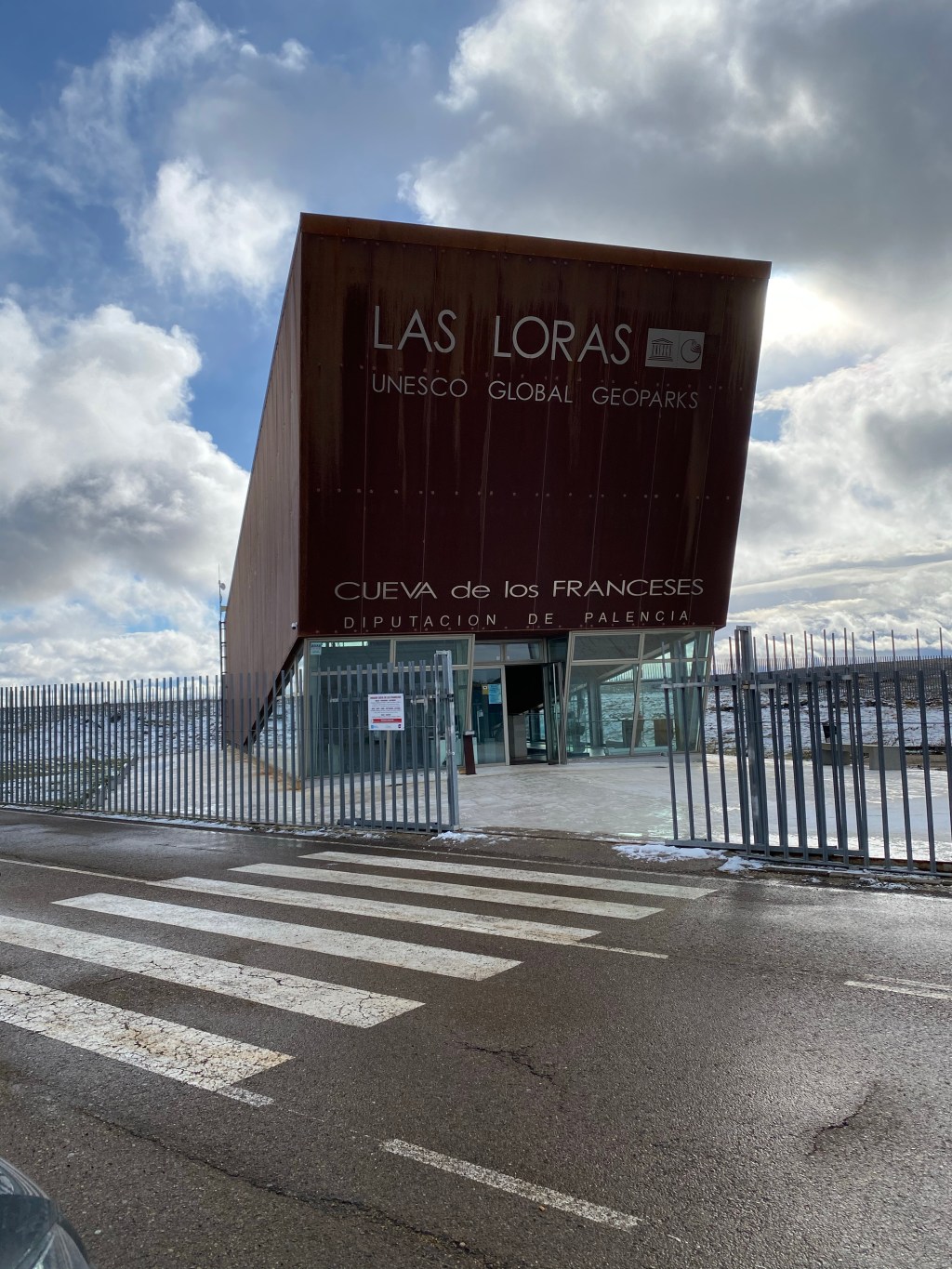 Las loras y entrada a Cueva de los Franceses. Palencia. Castilla y León.&nbsp;8.12.2021