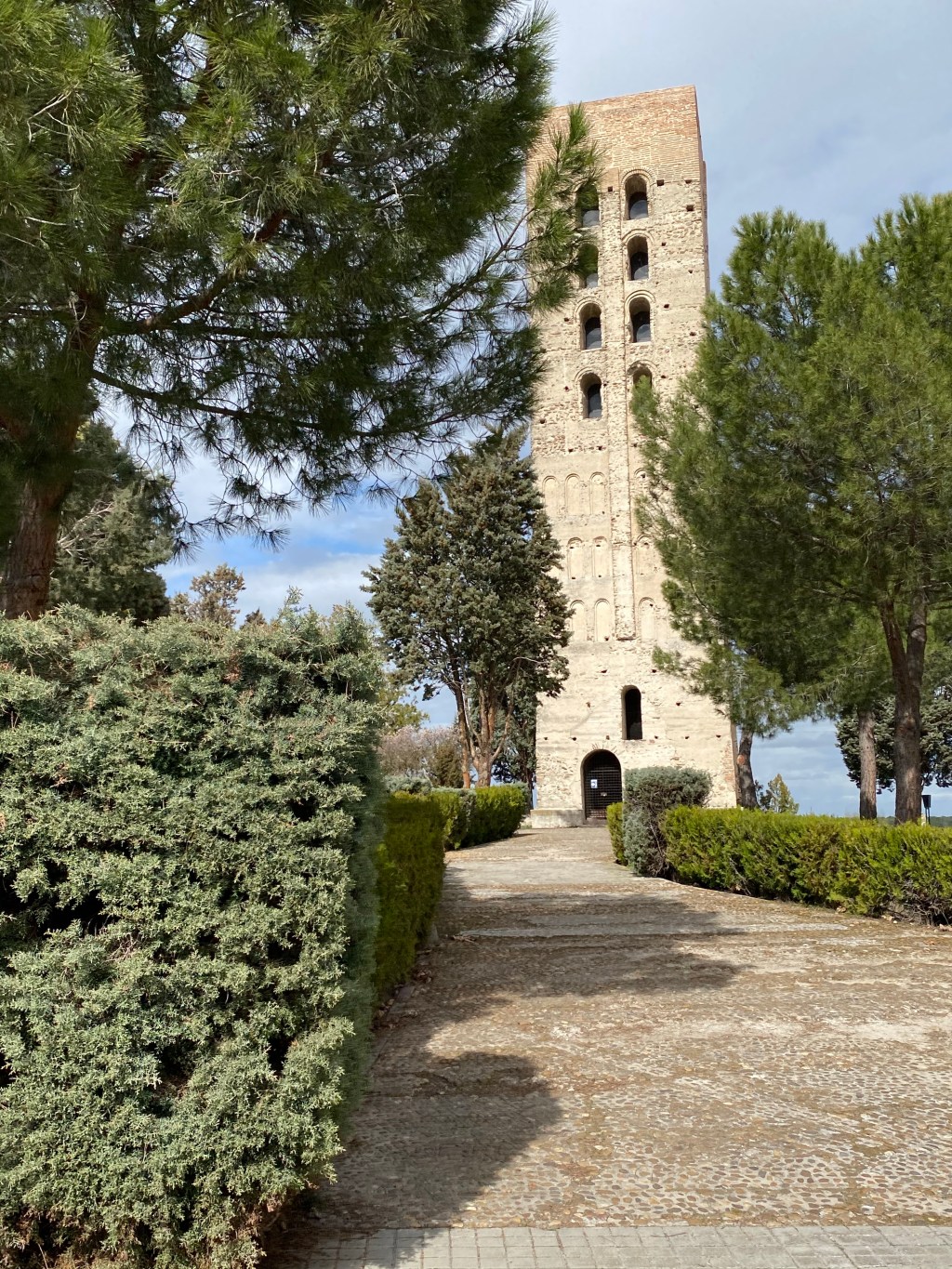 Torre mudejar de san Nicolás, transformador, boda y detalles. Coca. Segovia. Castilla y León.&nbsp;26.1.2022