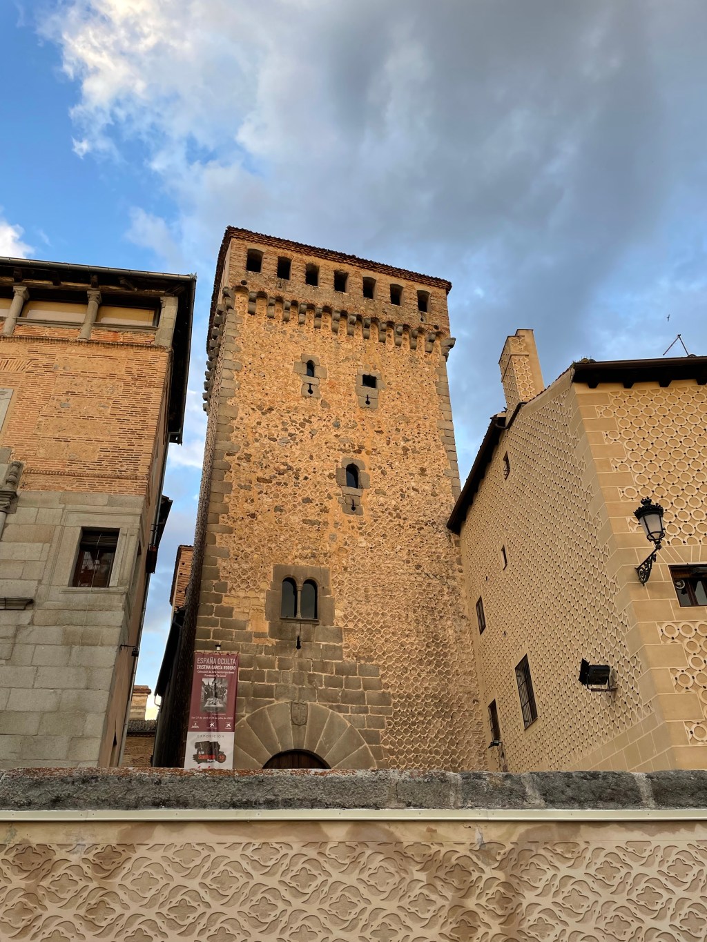 Paseo por Segovia: Palacios, Catedral, Calles y Detalles de Esgrafiados. Segovia. Castilla y León.&nbsp;14.5.2022
