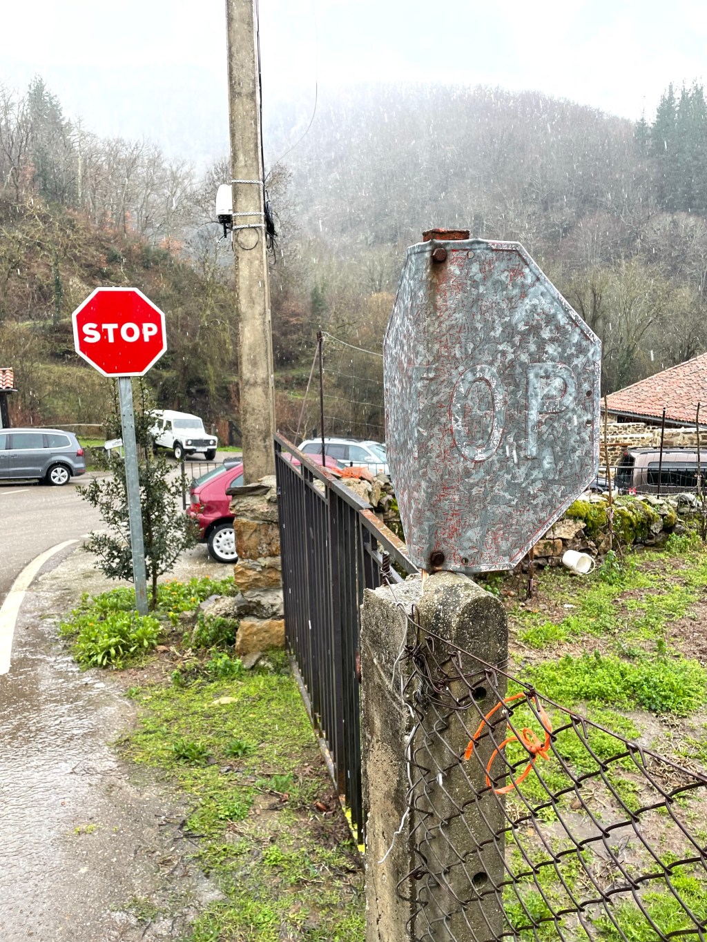 Detalles en San Pedro de Bedoya, municipio de Tama. Liébana. Cantabria.&nbsp;2023.01.28
