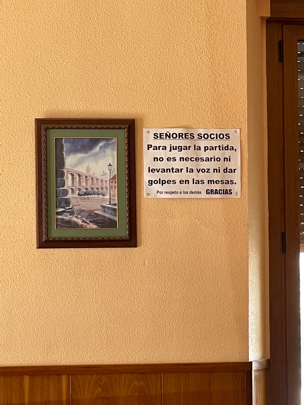 Iglesia, Casa del Concejo y detalles del casino en Cantalejo. Segovia. Castilla y León.&nbsp;15.4.2023