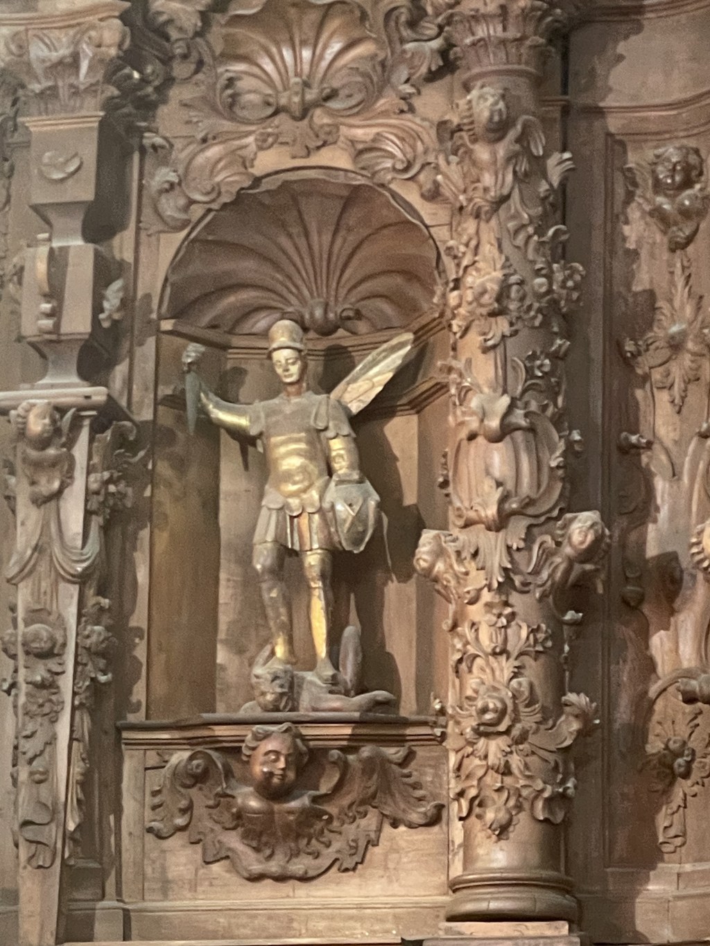 Camino de Santiago a su paso por Columbrianos e Iglesia de San Esteban. León. Castilla y León.&nbsp;2023.08.24