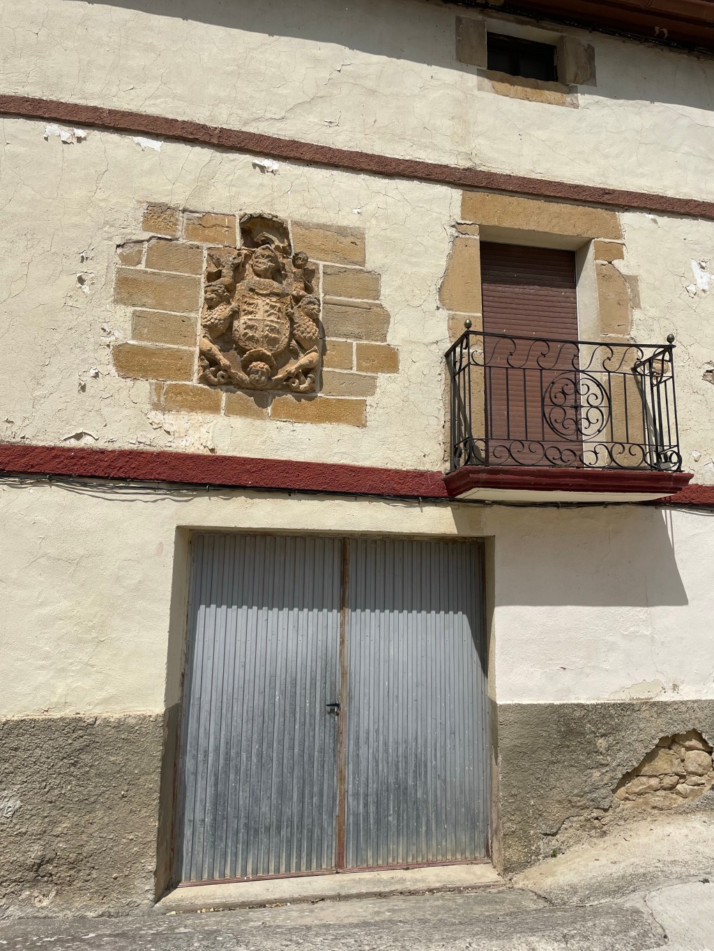 Camino de Santiago pasando por Lorca/Lorka. Iglesia, Frontón, fuente y detalles. Pamplona. Navarra.&nbsp;26.08.2024